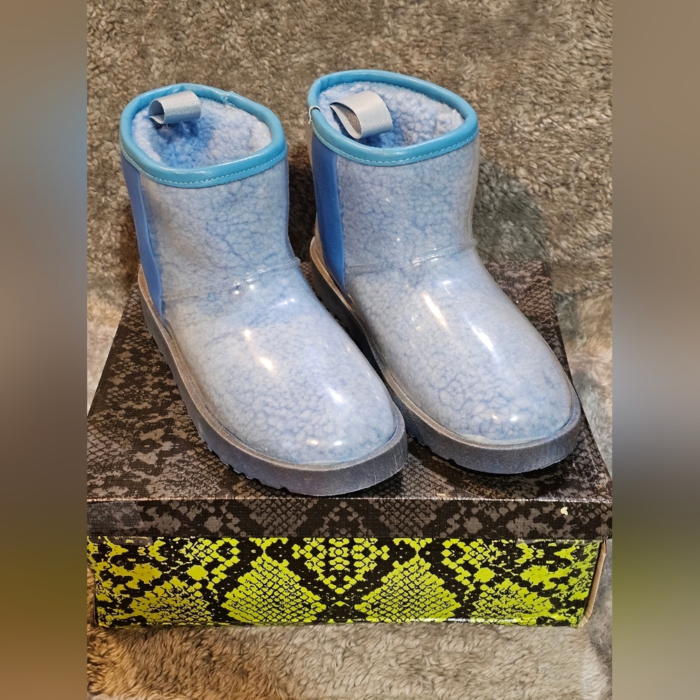 Cape Robbin Women Snow Rain Boots Platform Fur Clear Lug Booties BAYBERRY Blue